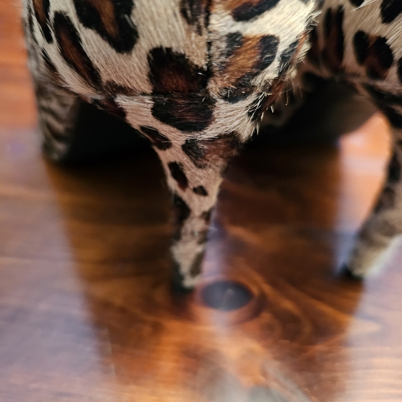 Gorgeous animal print pony ankle boots. Size 8. - Picture 7 of 8